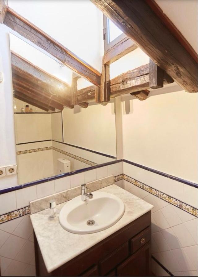 Atico Duplex Con Terraza En Puro Centro, 2 A 8 Pax Appartement Madrid Buitenkant foto