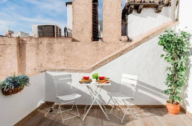 Atico Duplex Con Terraza En Puro Centro, 2 A 8 Pax Appartement Madrid Buitenkant foto