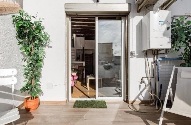 Atico Duplex Con Terraza En Puro Centro, 2 A 8 Pax Appartement Madrid Buitenkant foto