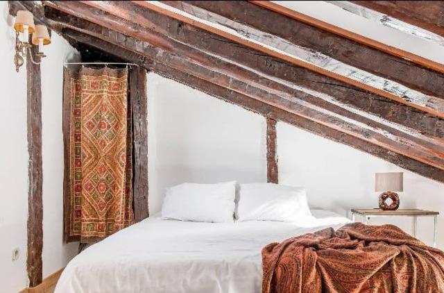 Atico Duplex Con Terraza En Puro Centro, 2 A 8 Pax Appartement Madrid Buitenkant foto
